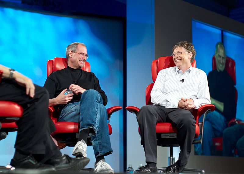 800px-Steve_Jobs_and_Bill_Gates_(522695099)